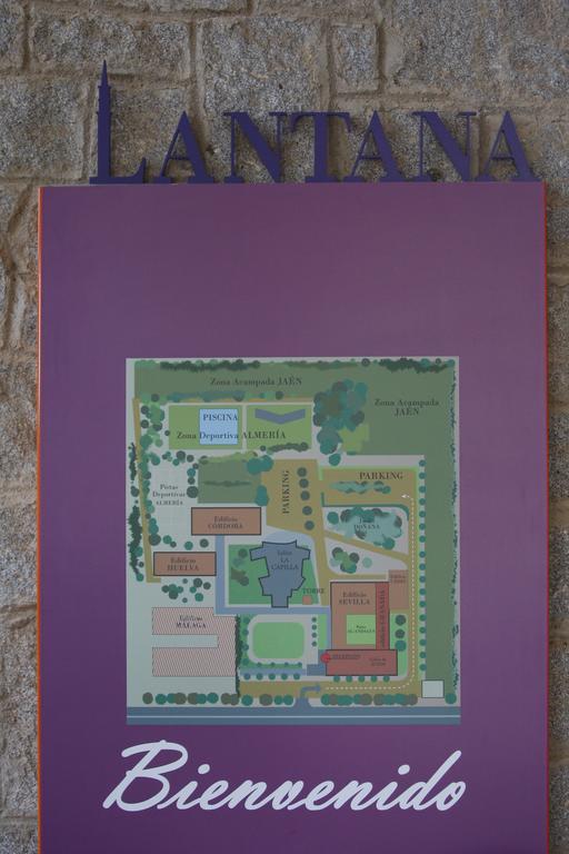 Hotel Lantana Garden Pilas Esterno foto