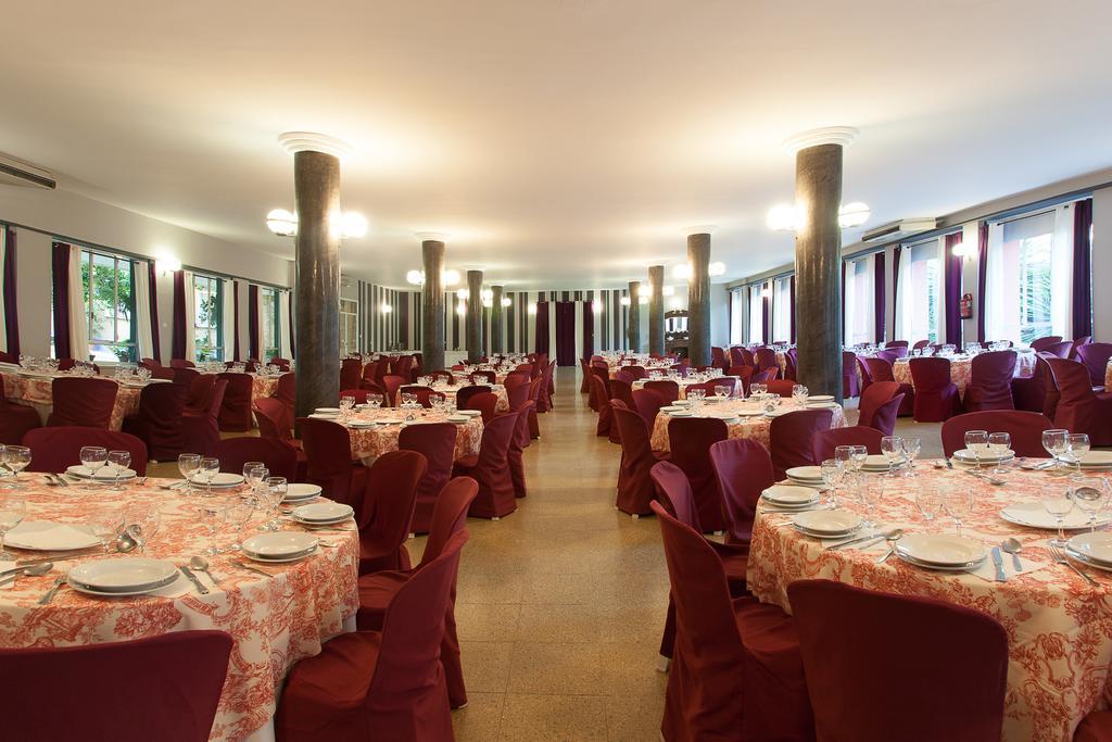 Hotel Lantana Garden Pilas Esterno foto